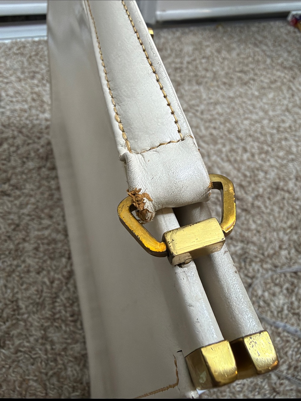 Fassbender Vintage Elegant Cream Top-Handle Handbag with Gold Hardware - Picture 16 of 17